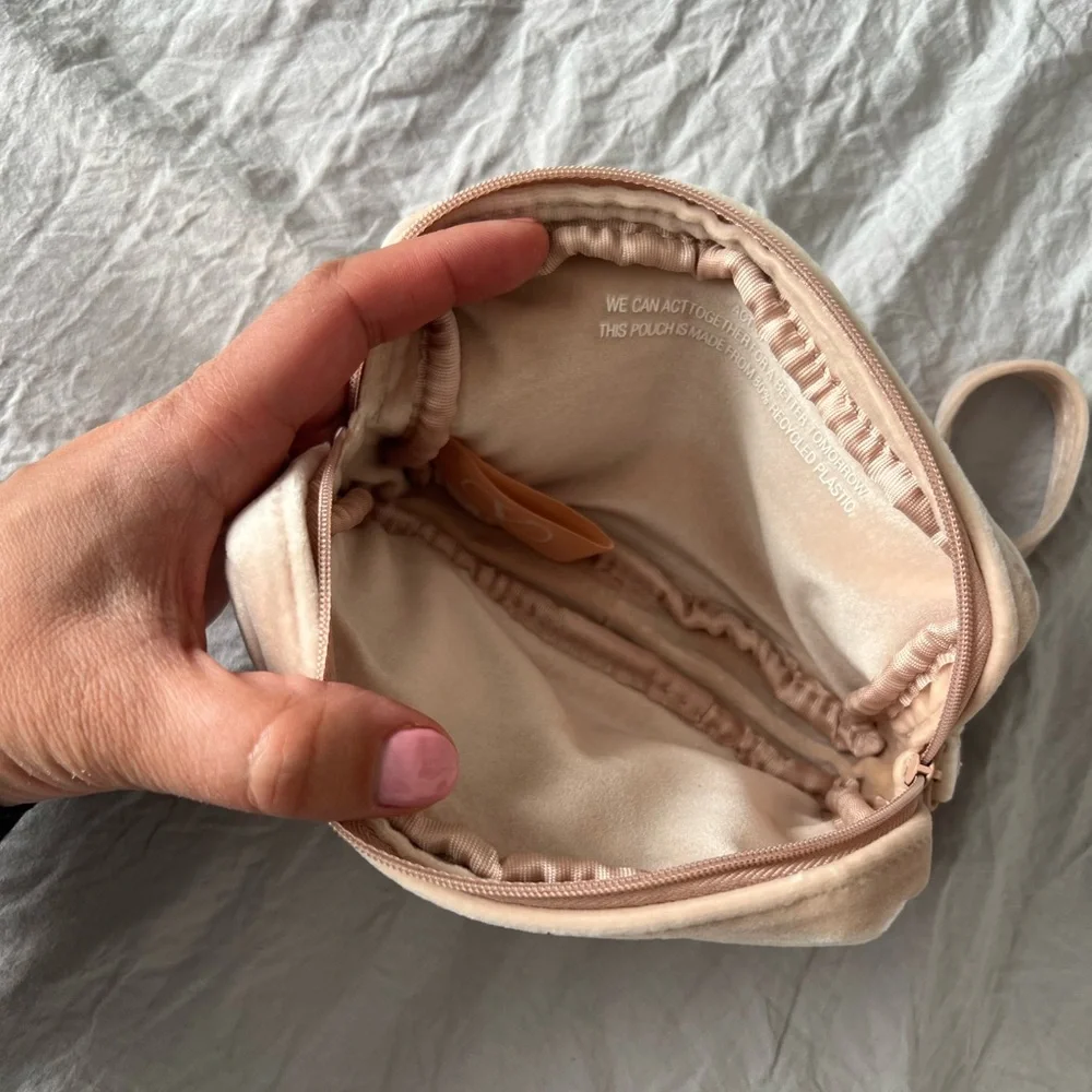 Valentino Soft Cosmetic Pouch Set (2)